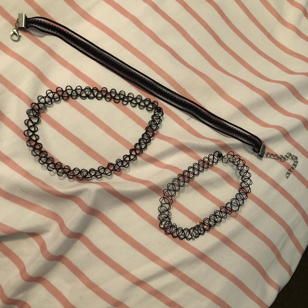 3 Black chokers